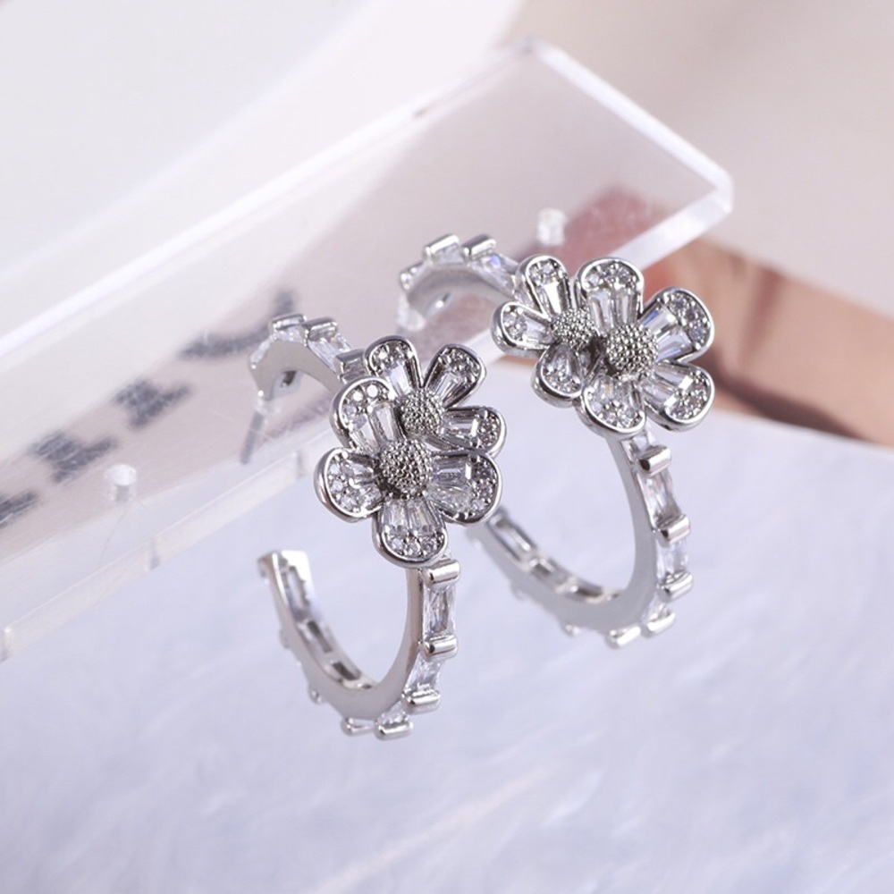 Kate Spade Floral C-Shaped Double Flower Earrings